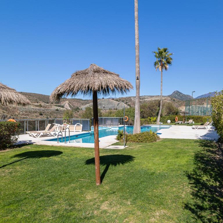 Mediterranean Swing - Acosta Apartment 4, Villa Padierna - Apartamento - 44