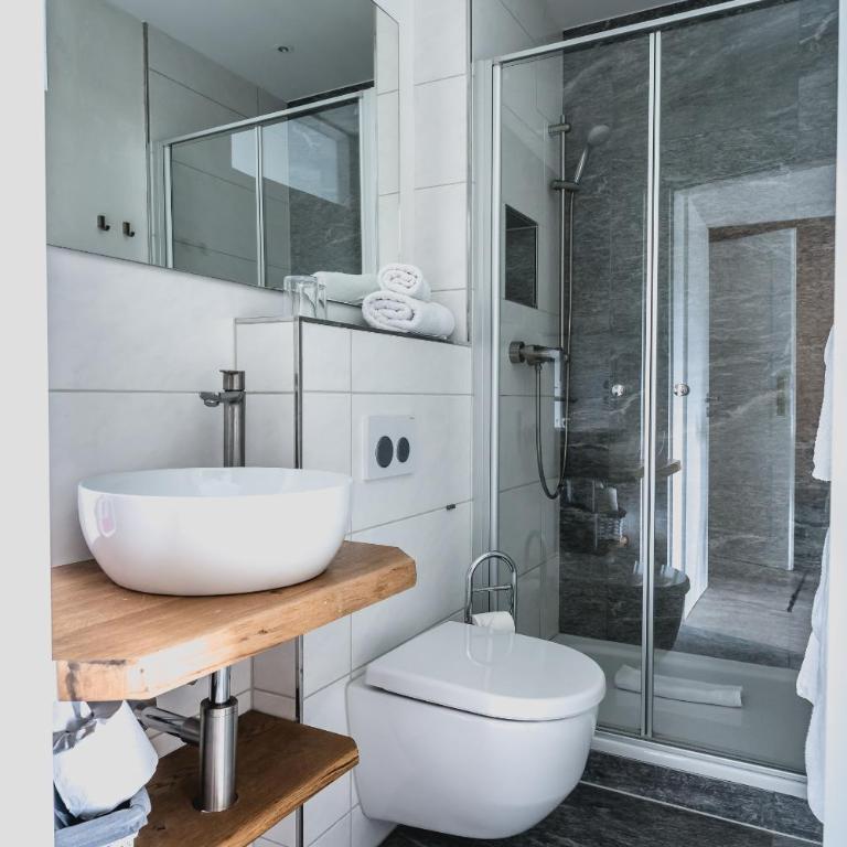 Gästehaus Alpenkranz - Doppelzimmer mit Balkon - 4