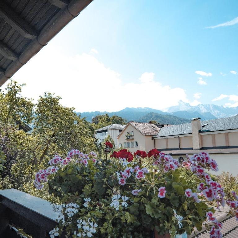 Gästehaus Alpenkranz - Doppelzimmer mit Balkon - 9