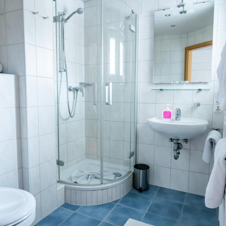 Gästehaus Alpenkranz - Doppelzimmer mit Balkon - 14