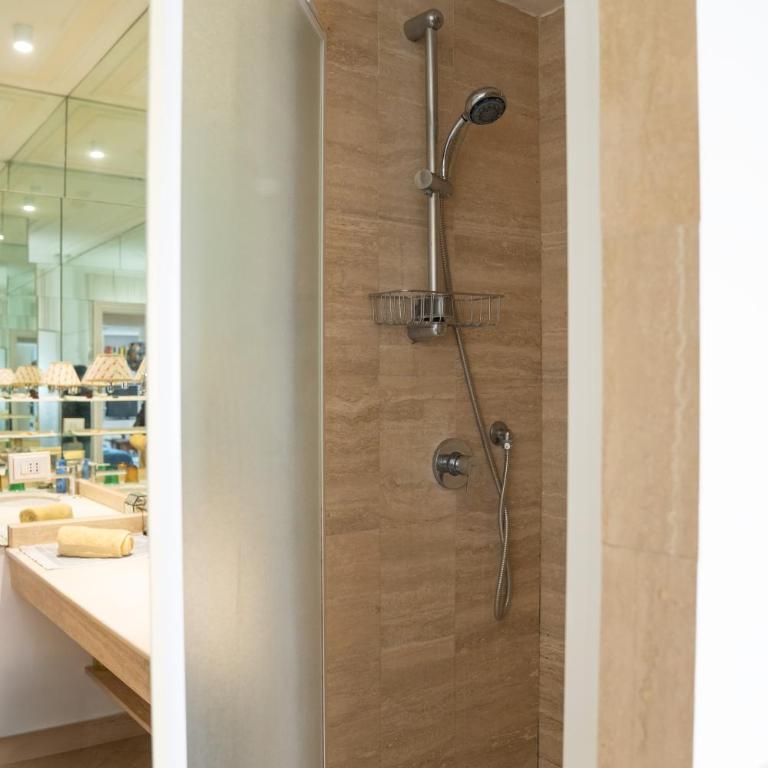 Suite Borghese 42 - Appartamento con 1 Camera da Letto - 30