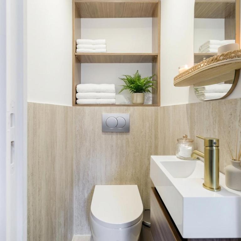 PoeticStay - Montorgueil - Three-Bedroom Apartment - 27