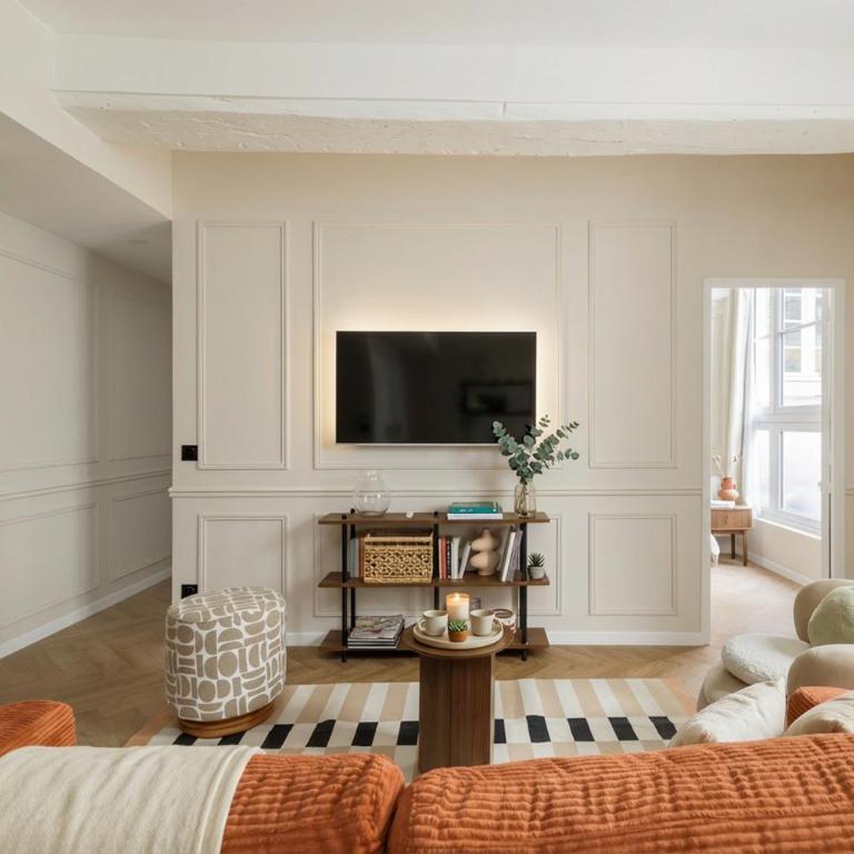 PoeticStay - Montorgueil - Three-Bedroom Apartment - 9