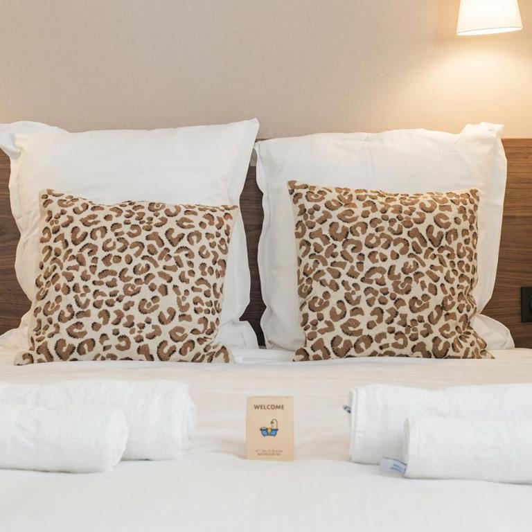 PoeticStay - Montorgueil - Three-Bedroom Apartment - 19