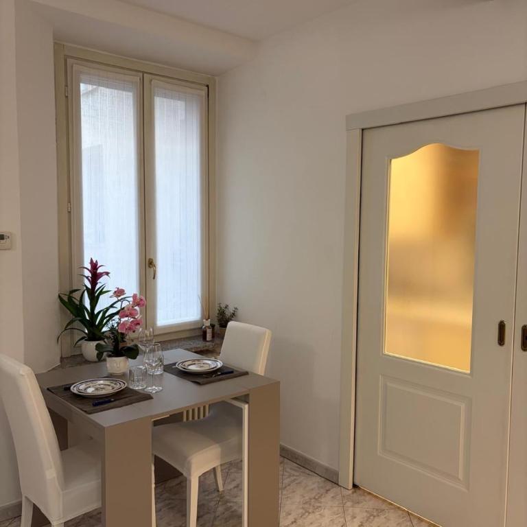 Suite romantica a Como Centro - Appartamento con 1 Camera da Letto - 1