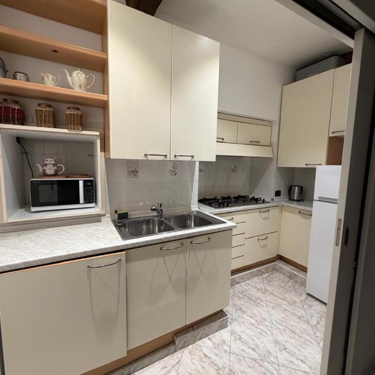 Suite romantica a Como Centro - Appartamento con 1 Camera da Letto - 4