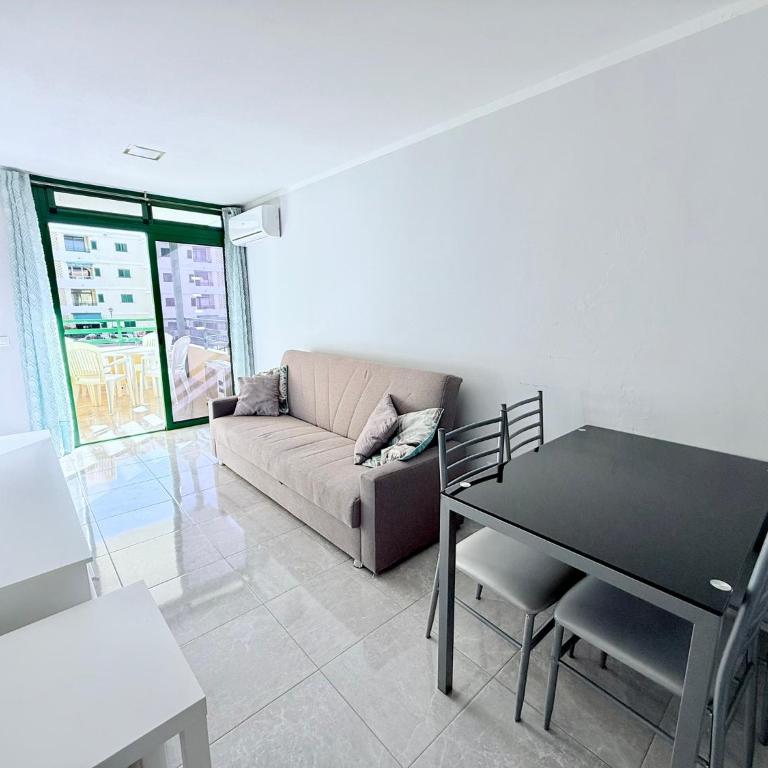 Sol, piscina y playa para tus vacaciones - Apartamento de 2 dormitorios - 5
