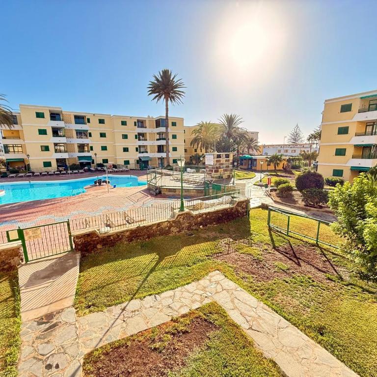 Sol, piscina y playa para tus vacaciones - Apartamento de 2 dormitorios - 19