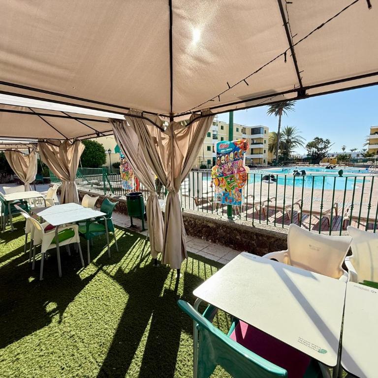 Sol, piscina y playa para tus vacaciones - Apartamento de 2 dormitorios - 32