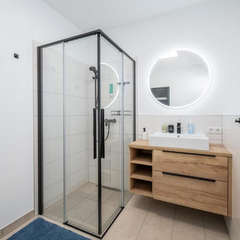 Wiesenblick Residences - by myNests - Apartment mit 2 Schlafzimmern mit Balkon und Terrasse - 4