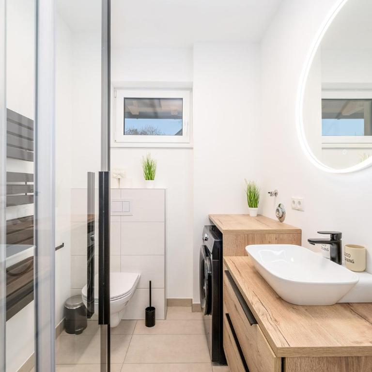 Wiesenblick Residences - by myNests - Apartment mit 2 Schlafzimmern mit Balkon und Terrasse - 10