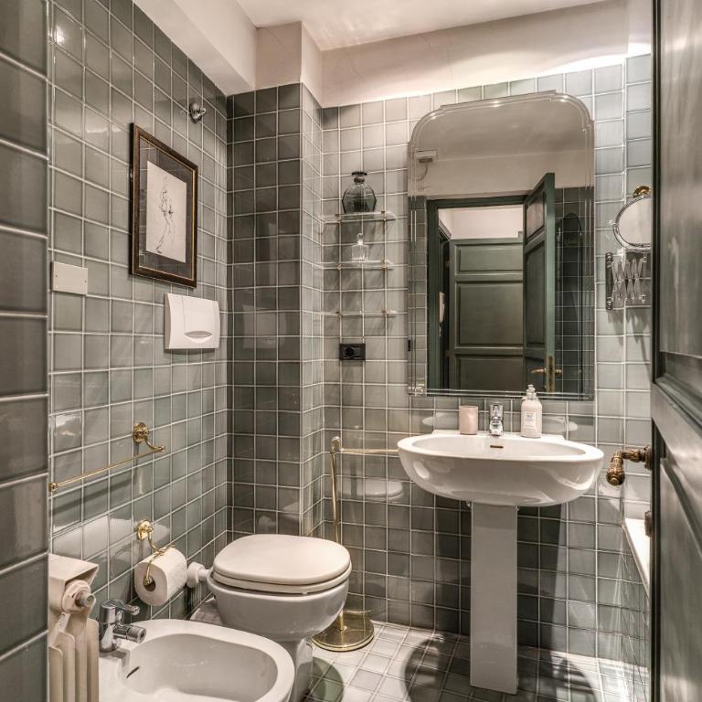 Stylish 2 BDR Apt with Balcony by Pantheon & Forum - Appartamento con Balcone - 21