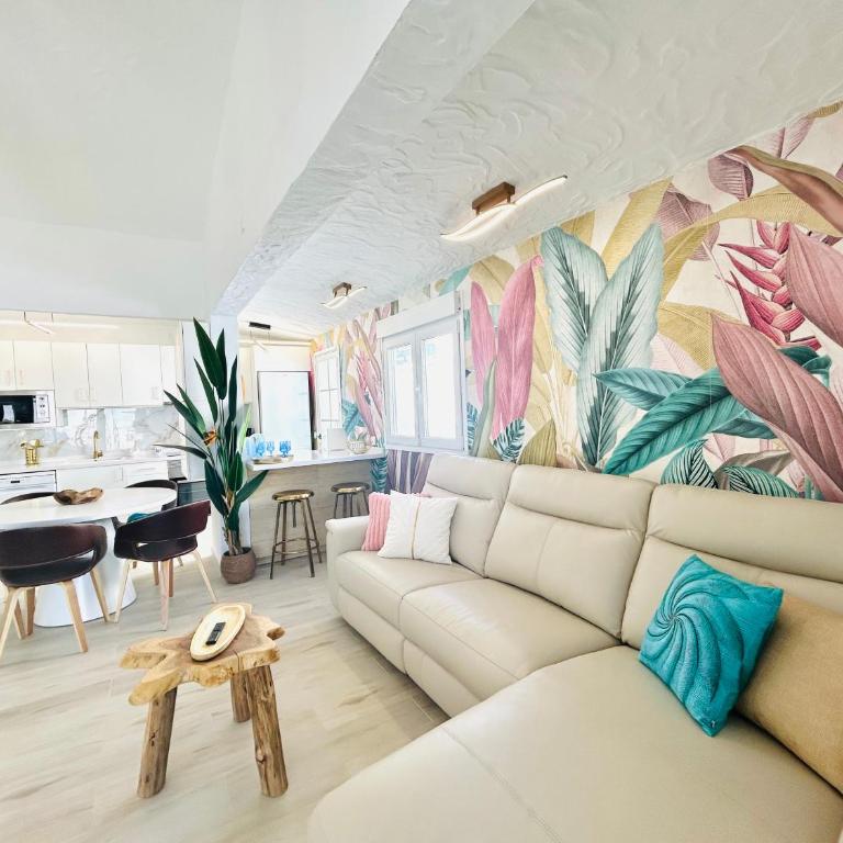 Oasis Beach Home III The Paradise with private Jacuzzi - Three-Bedroom Villa - 36