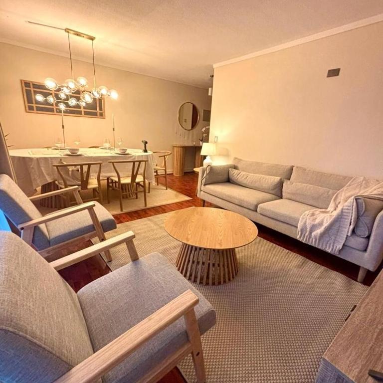 Parque Arauco Elegant apartment with balcony and pool - Two-Bedroom Apartment - 5