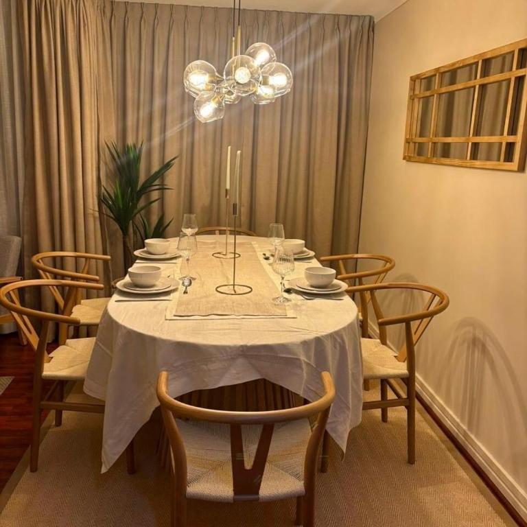 Parque Arauco Elegant apartment with balcony and pool - Two-Bedroom Apartment - 7