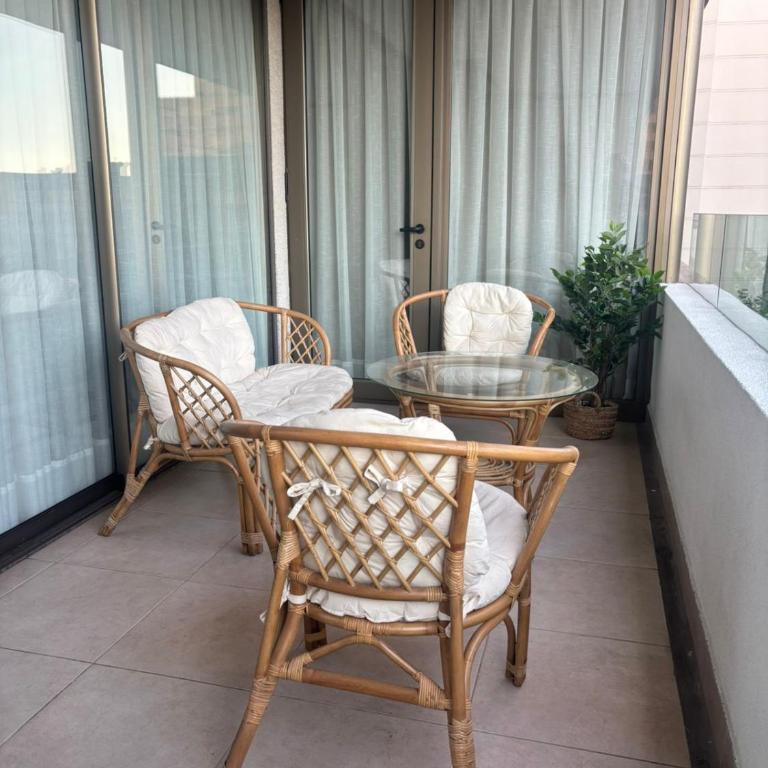 Parque Arauco Elegant apartment with balcony and pool - Two-Bedroom Apartment - 15