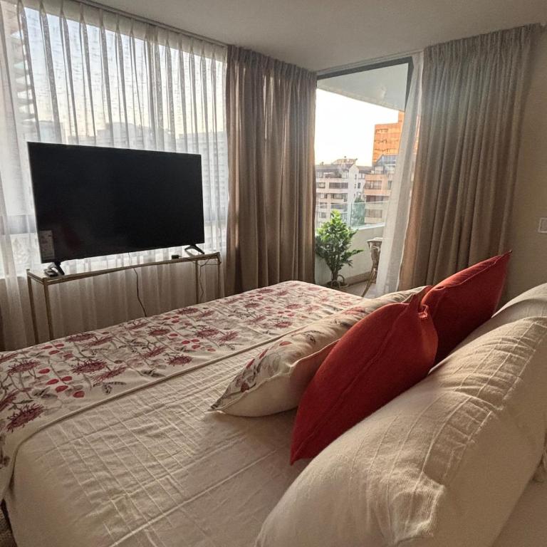 Parque Arauco Elegant apartment with balcony and pool - Two-Bedroom Apartment - 9