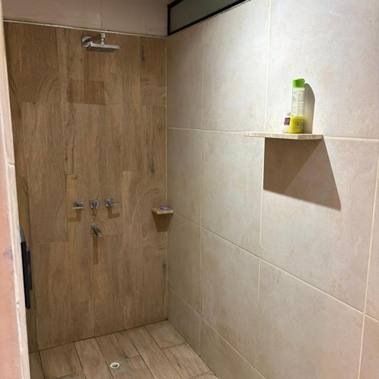 Casa amplia en ubicación tranquila de la ciudad - Two-Bedroom Apartment - 22