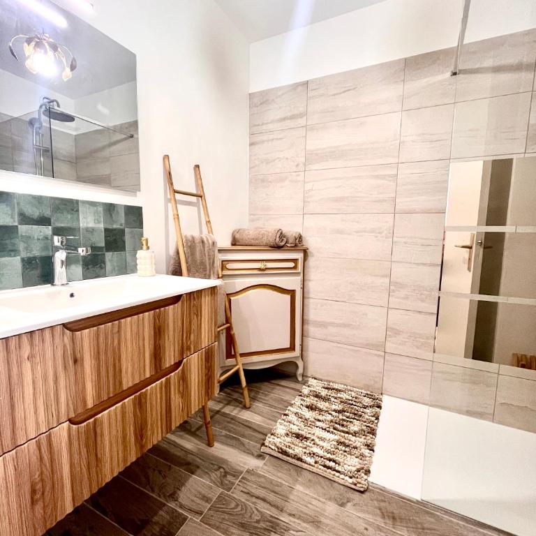 Sanary centre charmant studio 28m2 avec jardin parking privé - Apartment mit 1 Schlafzimmer - 24