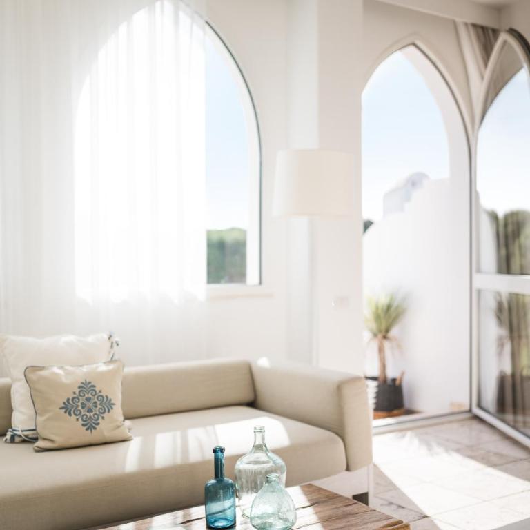 Falkensteiner Resort Capo Boi - Junior Suite con Balcone e Vista Mare - 1
