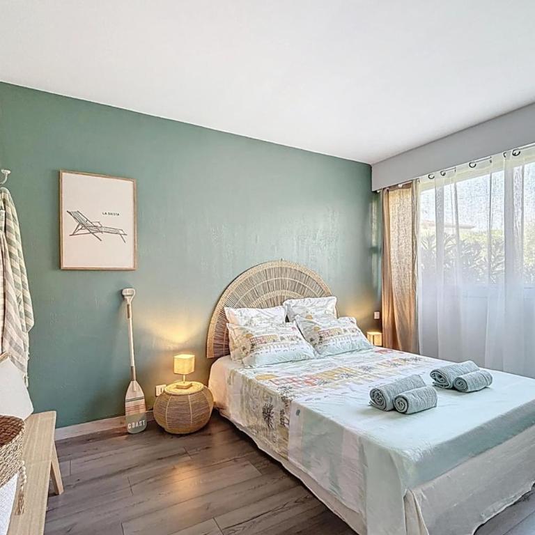 Private Garden Pool & Tennis 15 min walk to Antibes Center - Three-Bedroom Apartment - 7