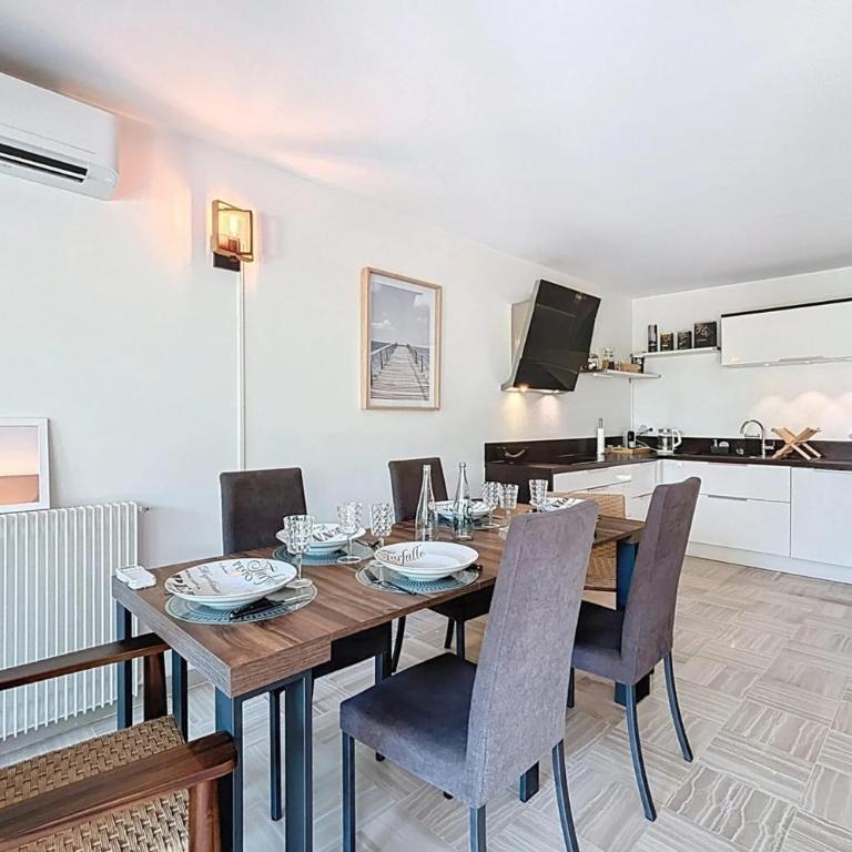 Private Garden Pool & Tennis 15 min walk to Antibes Center - Three-Bedroom Apartment - 23
