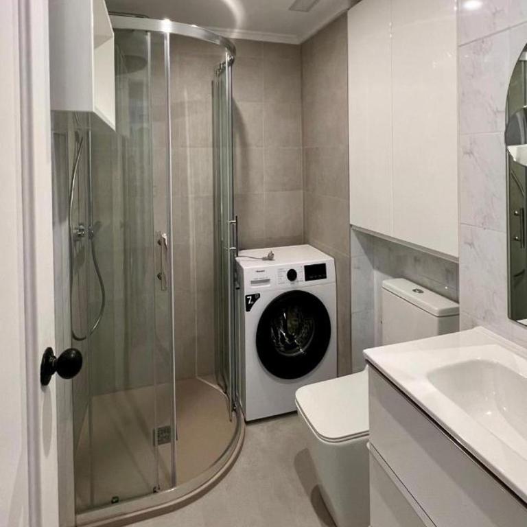 Sunrise Parrot Oasis - Two-Bedroom Apartment - 25