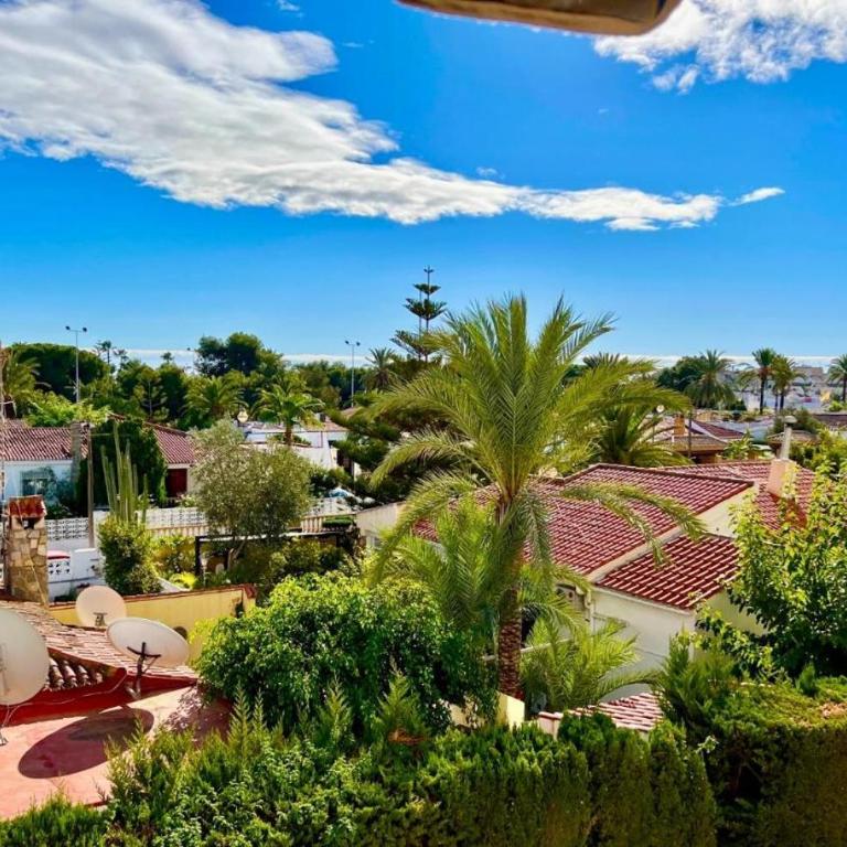 Sunrise Parrot Oasis - Two-Bedroom Apartment - 14