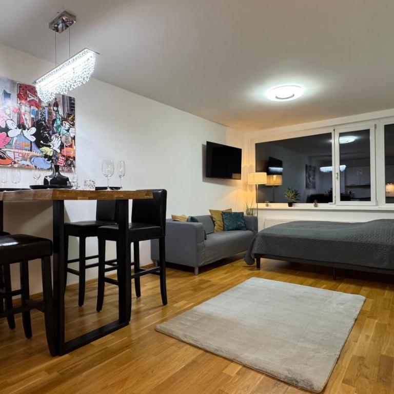 Wohnen am Fluss im City Apartment Linz Donaublick - Garten, Cafe & WLAN, Self-checkin, Parkplatz, für 4 Gäste - Apartment mit 2 Schlafzimmern - 17