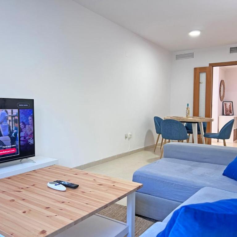 Amplio, Luminoso y Terraza privada con AC - Three-Bedroom Apartment - 14