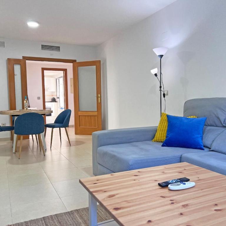 Amplio, Luminoso y Terraza privada con AC - Three-Bedroom Apartment - 19