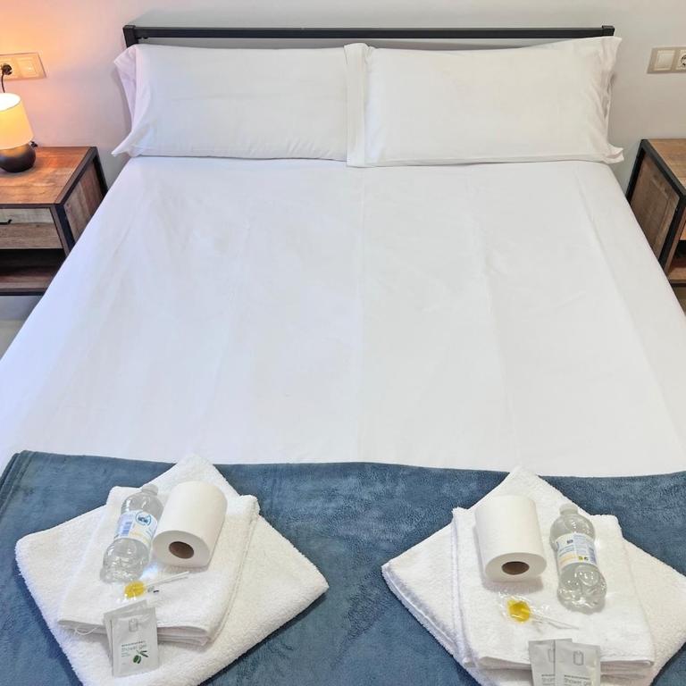 Amplio, Luminoso y Terraza privada con AC - Three-Bedroom Apartment - 43
