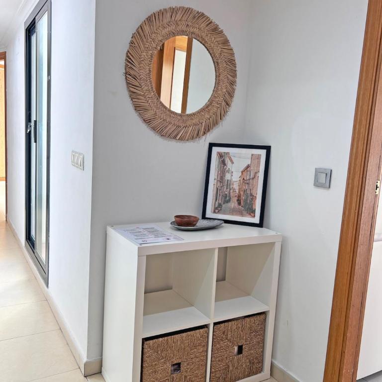 Amplio, Luminoso y Terraza privada con AC - Three-Bedroom Apartment - 46