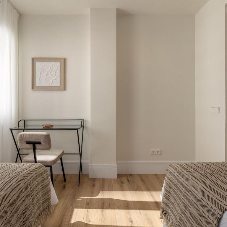 Bright 2-Bed Apartment Near Santiago Bernabéu - Apartment - 13