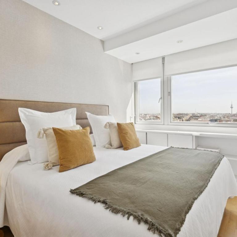 2-Bed Apartment with Views of Plaza de Colón - Apartment - 12