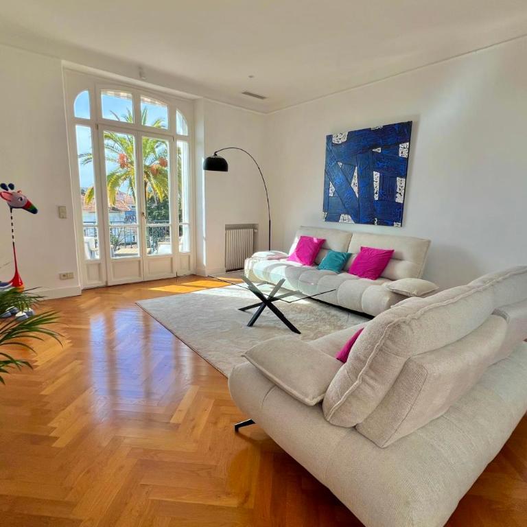 Cannes Tassigny Stylish - 2 Bedroom Apartment Sleeps 5 Free Parking - Apartment - 2