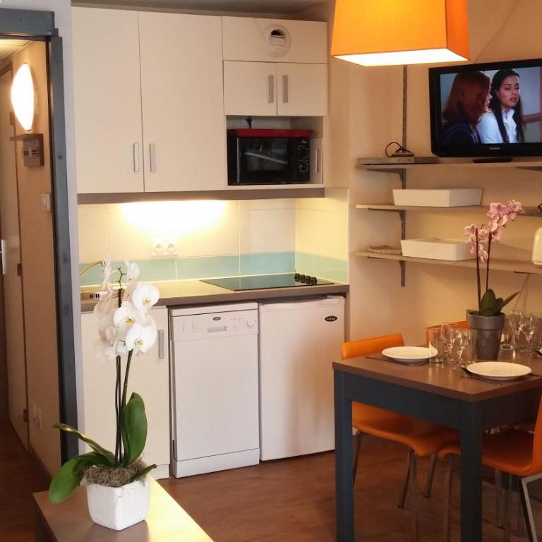 SOPHIES HOMES FÉLIBRIGES BEACH & PALAIS des FESTIVALS - Appartement - Vue sur Piscine - 10