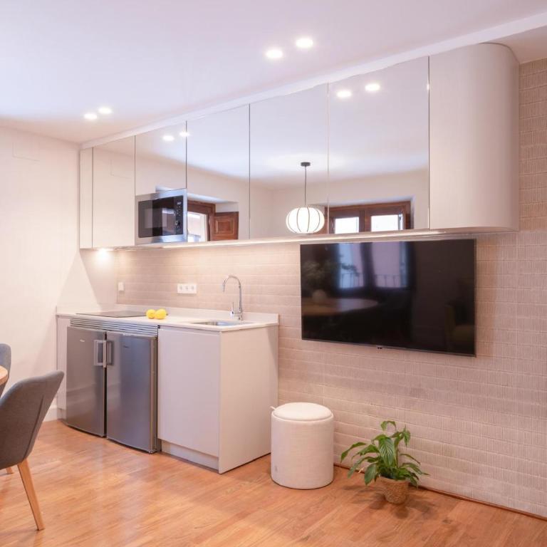 ChezmoiHomes Corral del Carbón - Two-Bedroom Apartment - 4