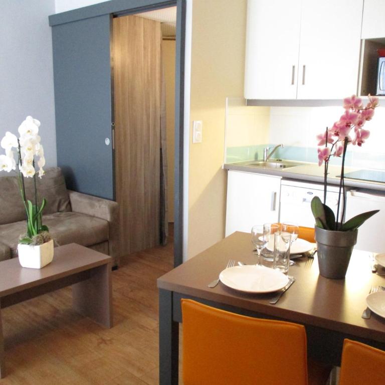 SOPHIES HOMES FÉLIBRIGES BEACH & PALAIS des FESTIVALS - Appartement - Vue sur Piscine - 7
