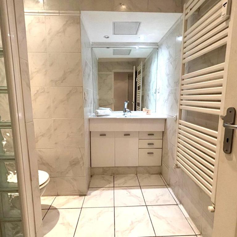 Palais Miramar - Suite White Jardin - 20m Plage - Apartment mit 1 Schlafzimmer - 16