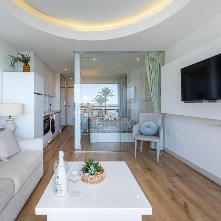 797 HOLIDAY RENTALS - Estudio con vistas frontales al Mar - Estudio con vistas al mar - 10
