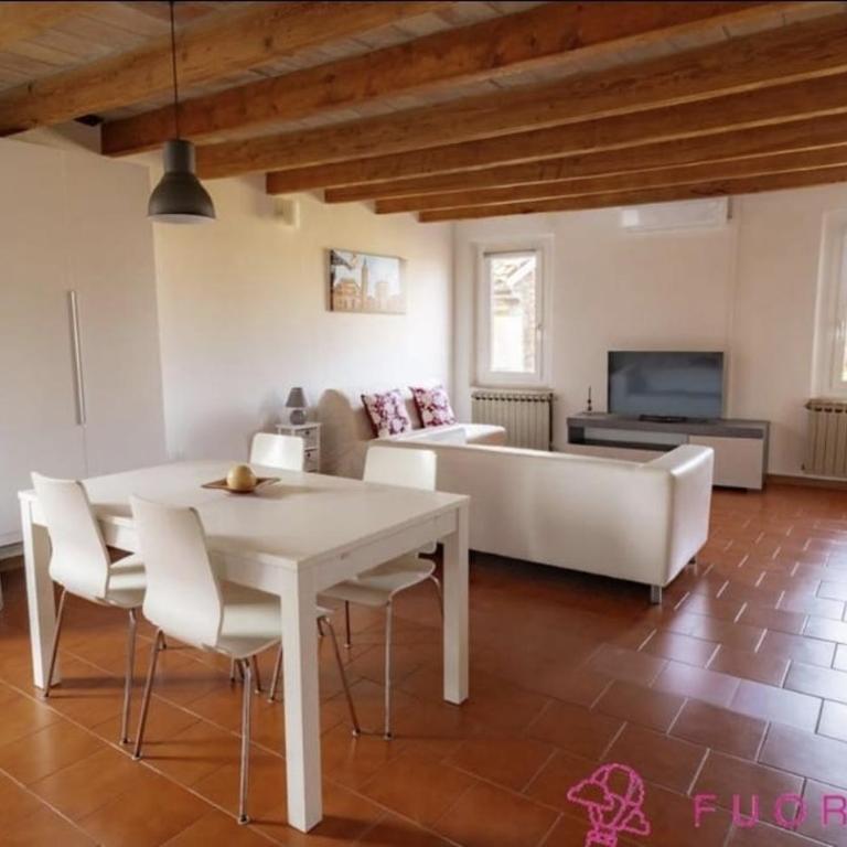 FuoriPorta Affitti Brevi - Tetti di Parma - Appartamento con 1 Camera da Letto - 2