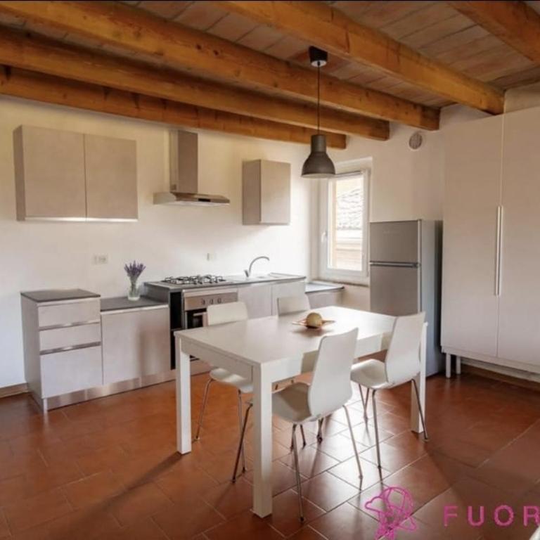 FuoriPorta Affitti Brevi - Tetti di Parma - Appartamento con 1 Camera da Letto - 3