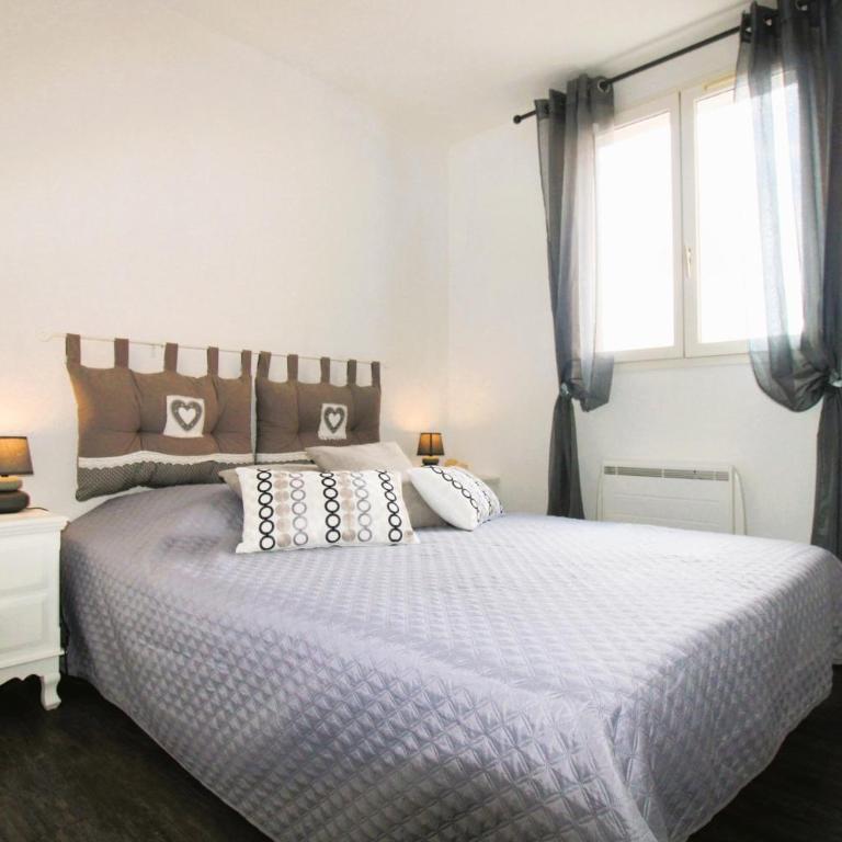 PCOGASTO - Golfe de St-Tropez - Appartement dans résidence avec piscine avec vue sur marina - Appartement 2 Chambres - 5