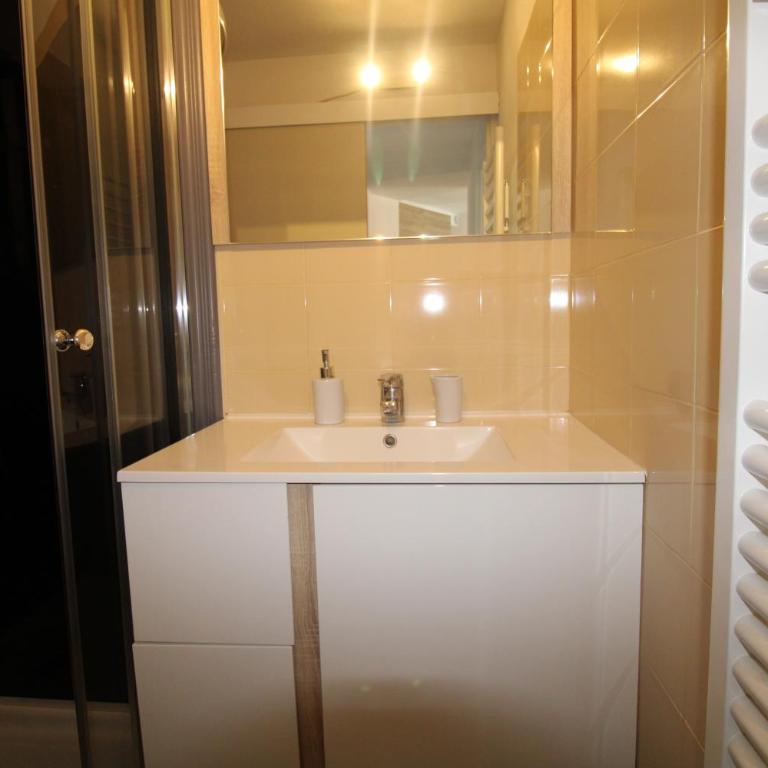 PCOGASTO - Golfe de St-Tropez - Appartement dans résidence avec piscine avec vue sur marina - Appartement 2 Chambres - 6