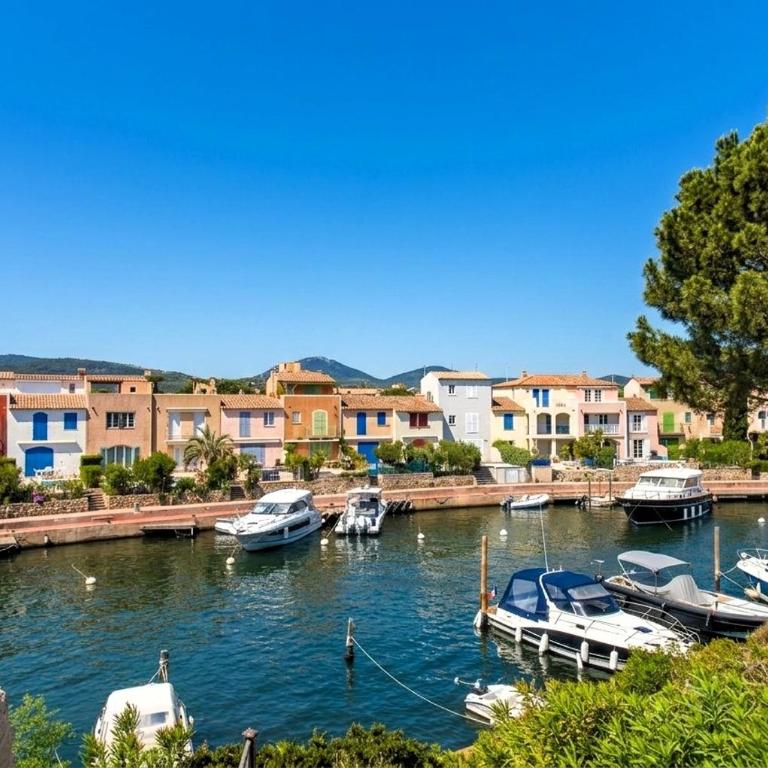 PCOGASTO - Golfe de St-Tropez - Appartement dans résidence avec piscine avec vue sur marina - Appartement 2 Chambres - 8