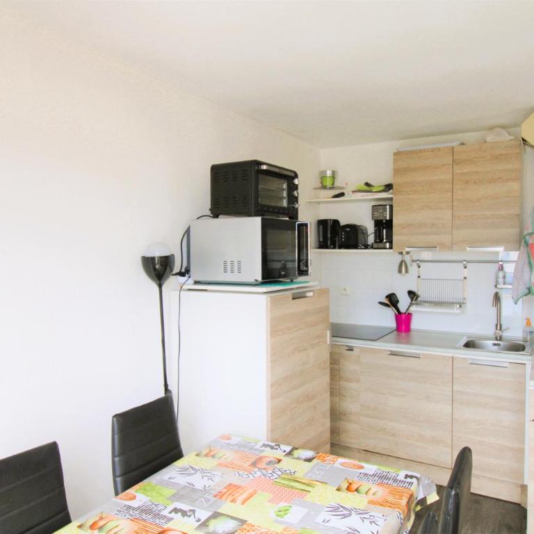 PCOGASTO - Golfe de St-Tropez - Appartement dans résidence avec piscine avec vue sur marina - Appartement 2 Chambres - 14