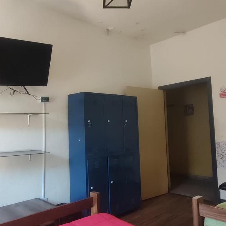Peter's Hostel - Basic Triple Room with Shared Bathroom - 2