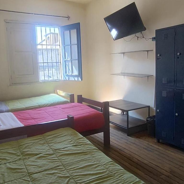 Peter's Hostel - Basic Triple Room with Shared Bathroom - 1