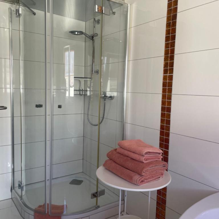 Fewo extraschön - Dachgeschoss - Apartment mit 1 Schlafzimmer - 16